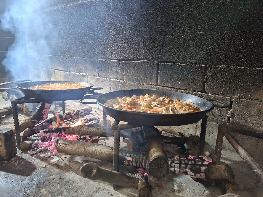 Restaurant Nou Galatxo carnes. Arroseria ,paellas hechas a fuego de leña I chuletones a brassa i a la piedra