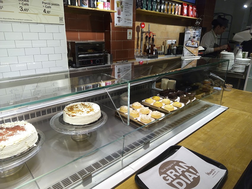 Panet Entença – Forn de Pa, Pastisseria i Cafeteria