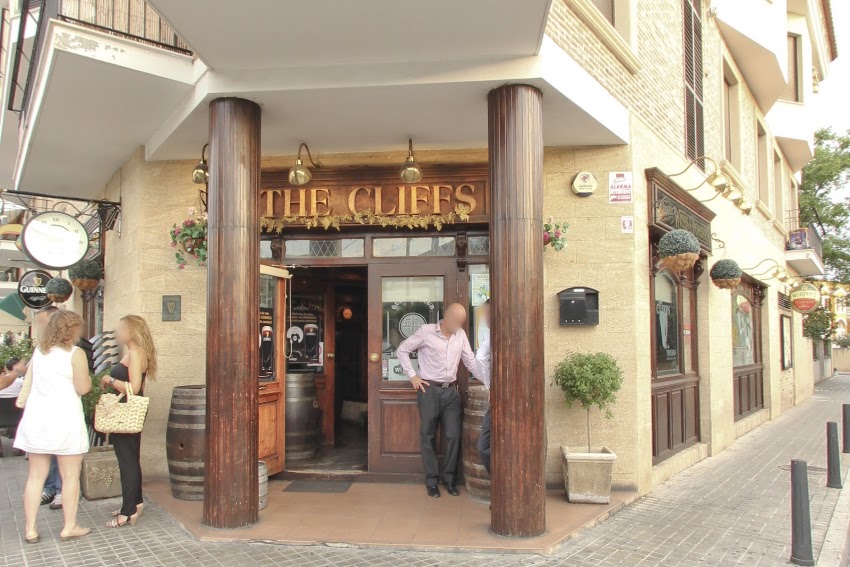 Pub The Cliffs