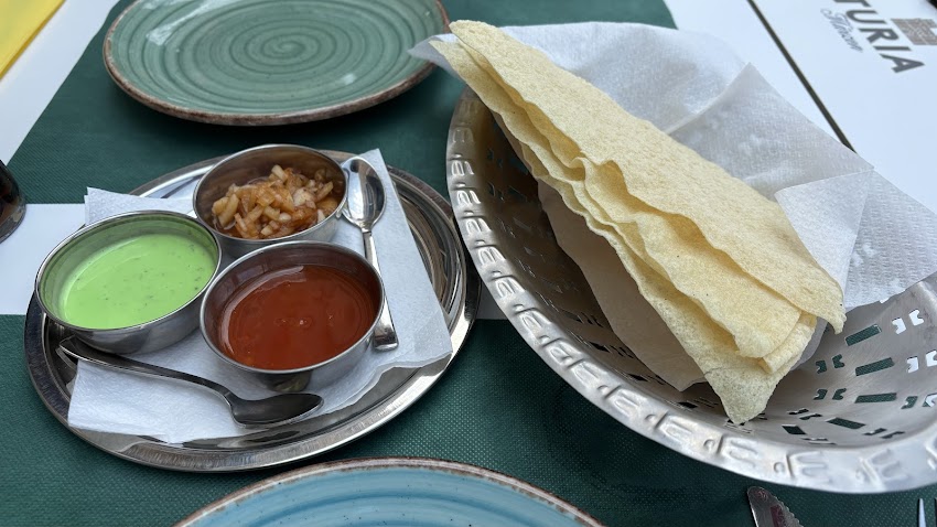 CÚRCUMA restaurante indio/indian restaurant