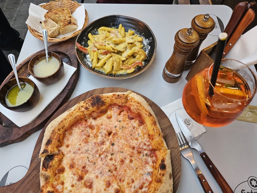 PIZZA POINT