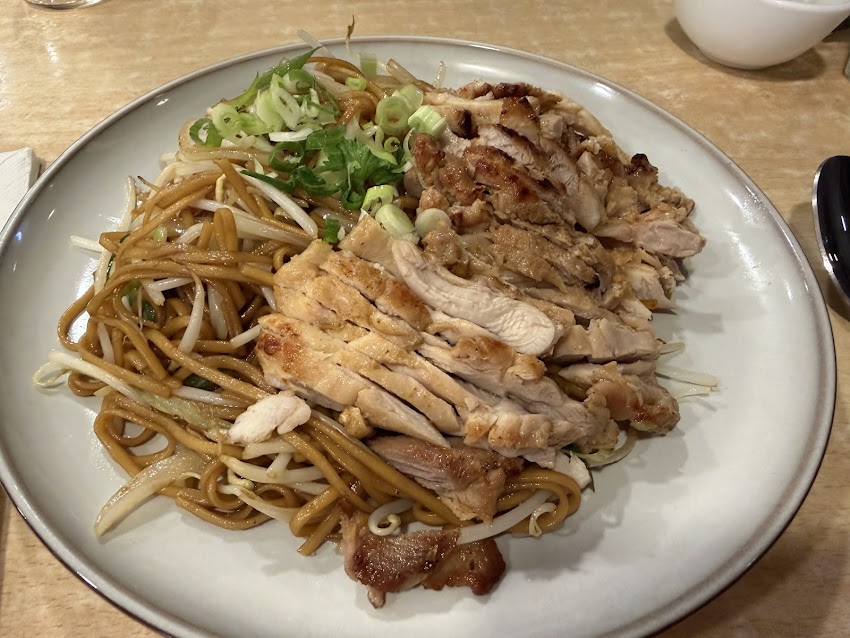 Pho Mi – Restaurante Vietnamita Pintor Monleón