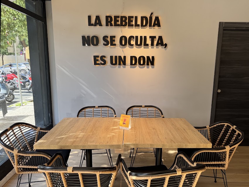 Ocultø burger Viapol