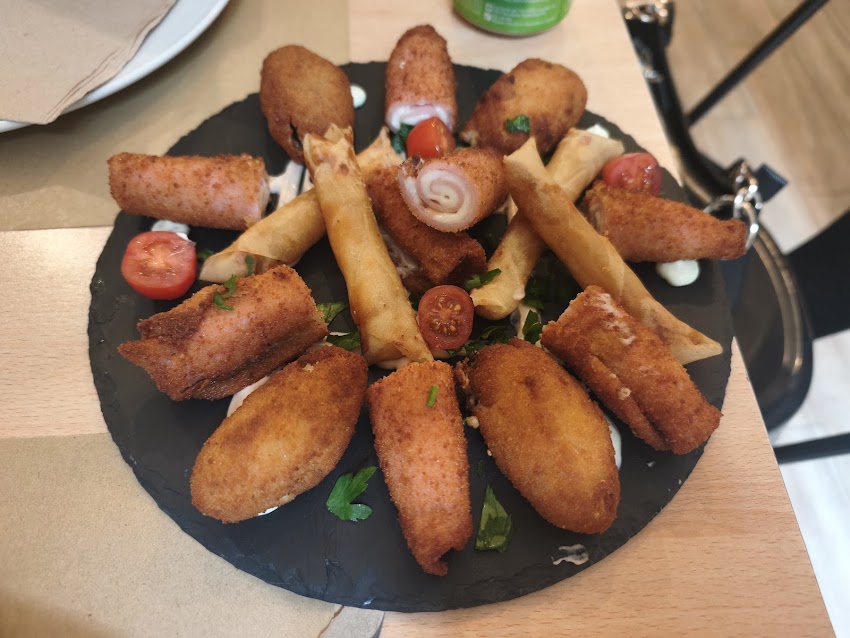 Restaurante & Pizzería Píccolo Wok
