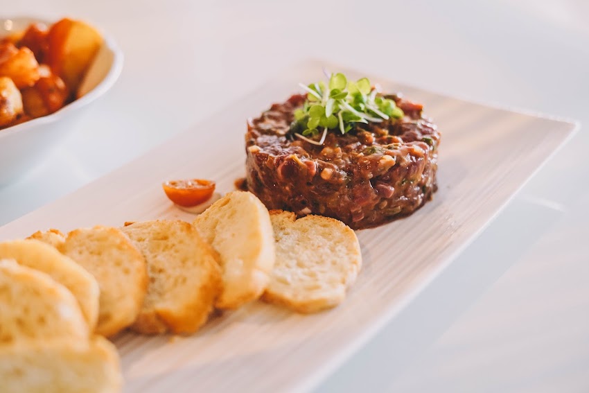 Vela Mar – Restaurant & Lounge Club
