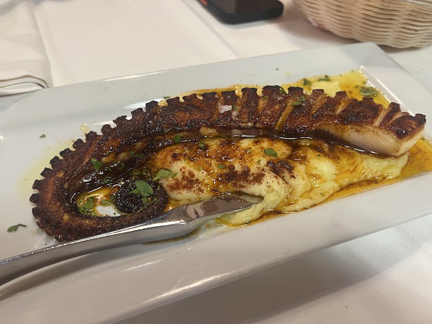 Restaurante Al Punto Rivas: carnes, pescados y asador