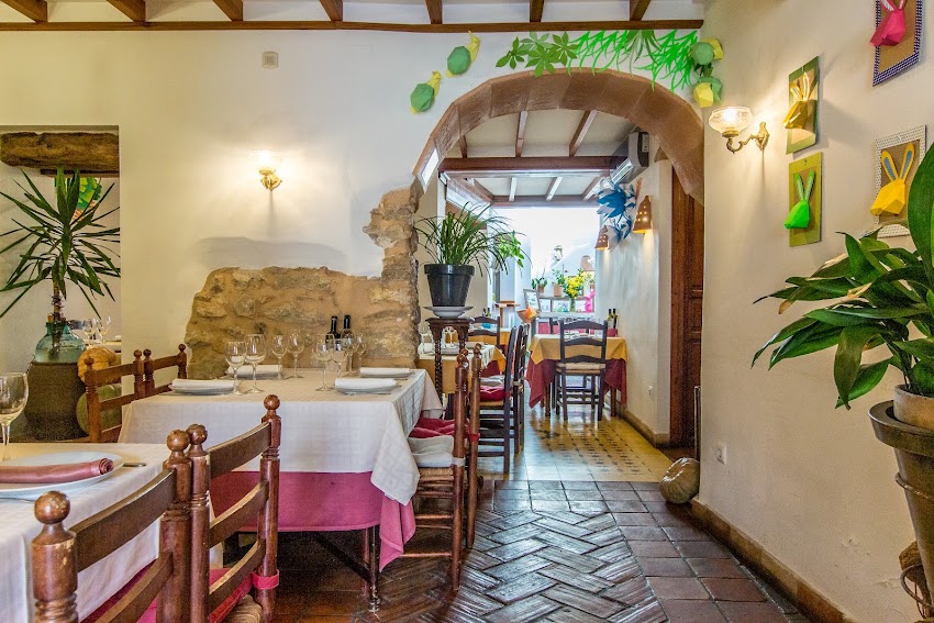 Restaurant · CAL MORELL · Cuina i Tradició