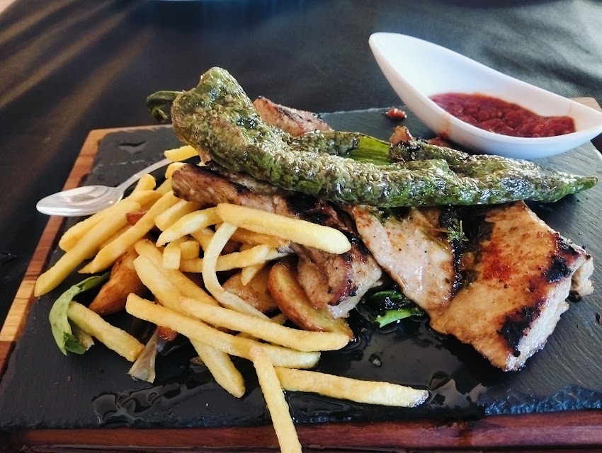 Restaurante L’Escut Santai/ Mediterránea e Indonesia