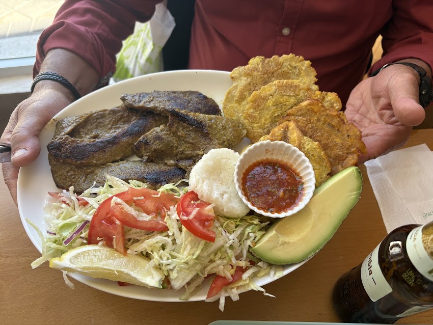Melaos Restaurante y Cevicheria Colombiana