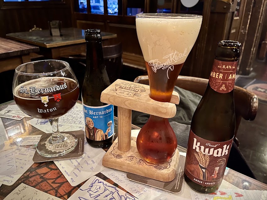 Bar Cervecería Artesanal Amsterdam Café