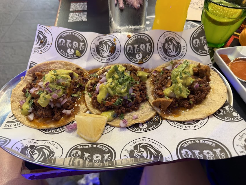 1810 Tacos i Tapes (Restaurante)