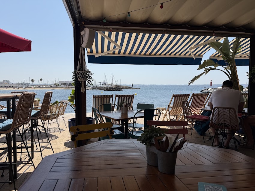 MAI MAI Surf Bar