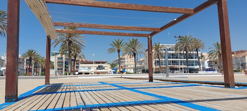 Meraki Beach Hotel