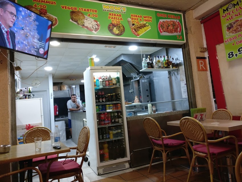 Mom’s Kebab & Pizza