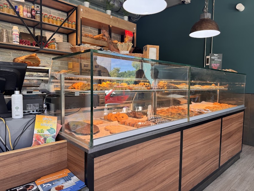 Caprichos Coffee & Bakery