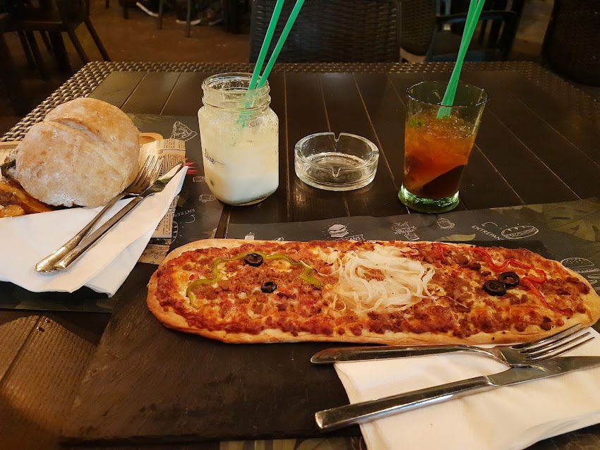 Hamburguesería – Cafetería L’Estació