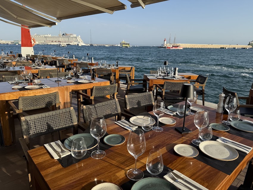 Calma Restaurant