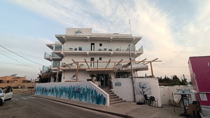 Hostal Restaurante Cala Llombards