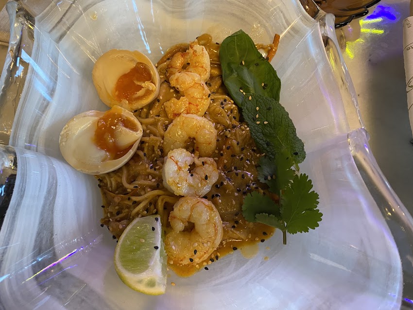 TRECE RESTOBAR