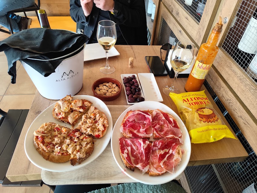 Companyia d’Alella, Vinateria i Taverna