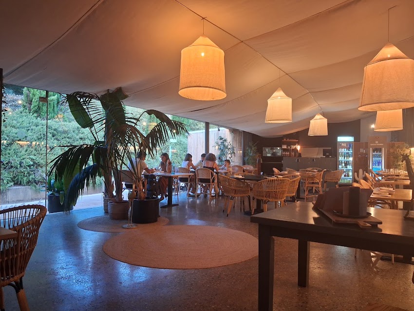 MONKI RESTAURANT