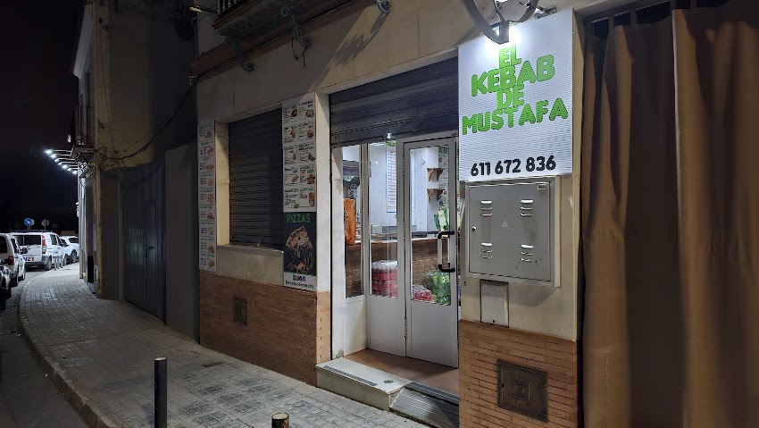 EL KEBAB DE MUSTAFA y PIZZERÍA