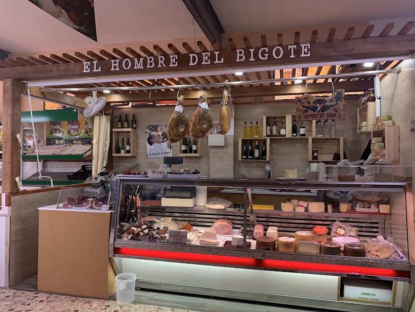 El Hombre Del Bigote Alcudia de Crespins