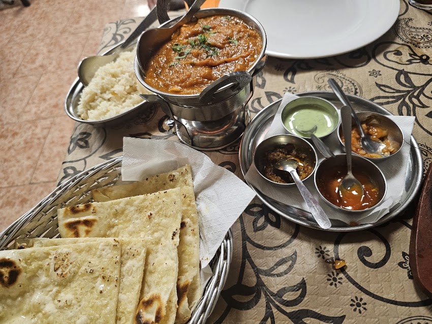 Restaurante Hola India