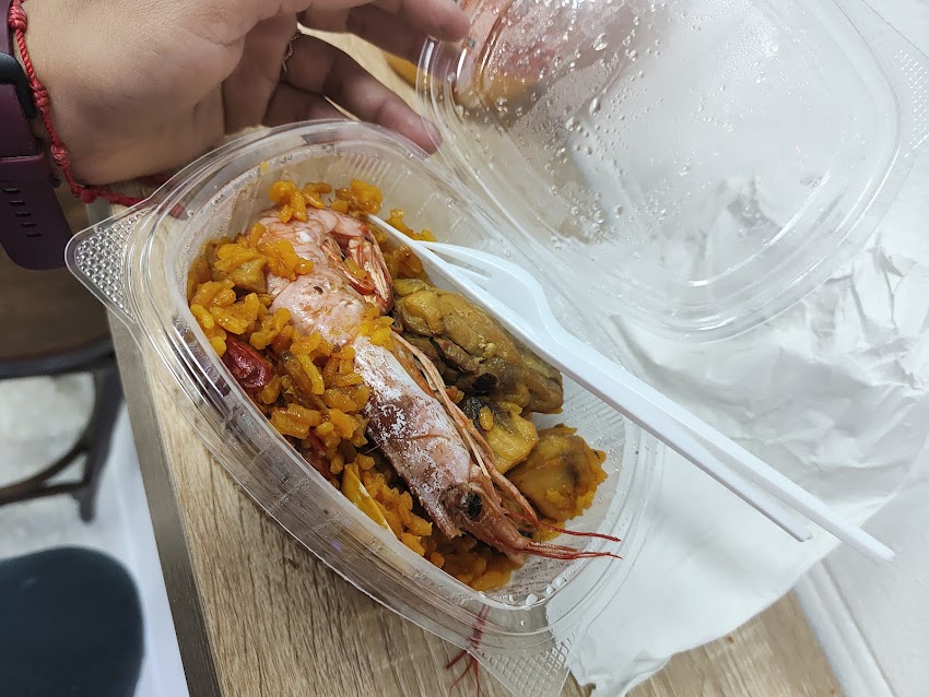 El Sazón de Ale: asador de pollos y comida preparada