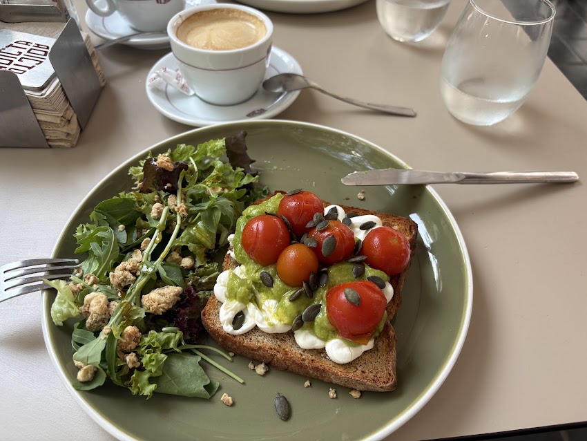 Adicto y Adicta – Cafetería de especialidad