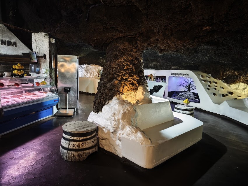 La Cueva Caprichosa