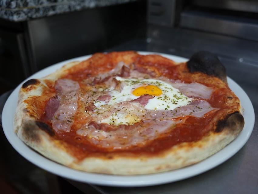 Pizzeria-hamburgueseria La Trigona by Akragas