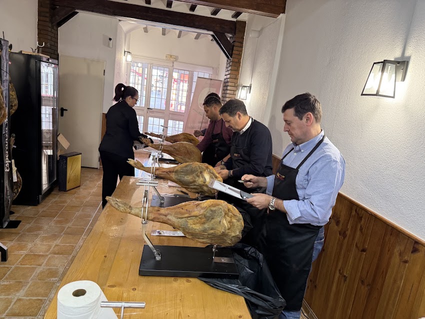 Club-Jamón | Esperanza Mtz | Maestros Cortadores de Jamón – Eventos – Formación – Catering