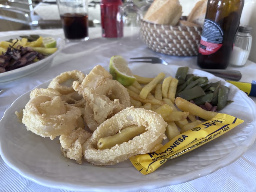 Cafetería – Restaurante «Blanco y Negro»
