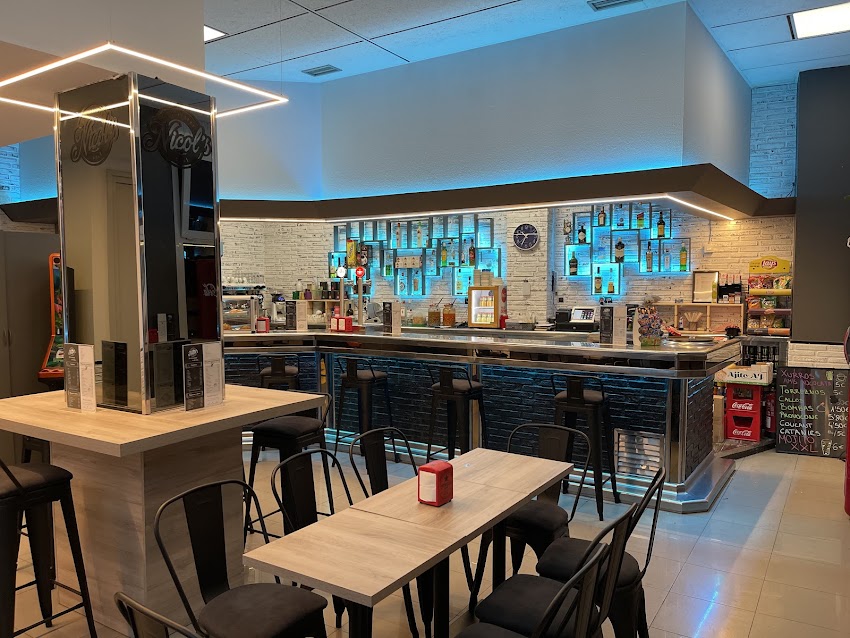 Nicol’s Bar Restaurant