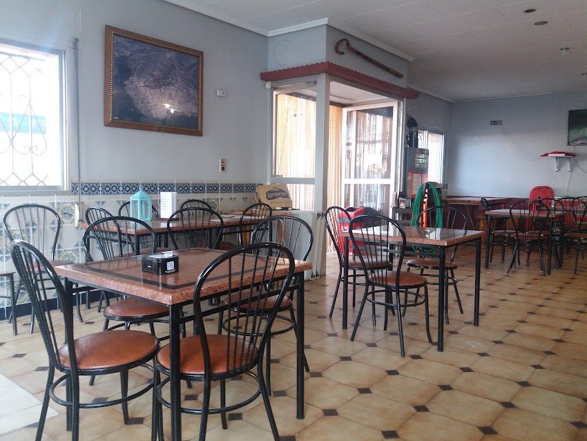 Kebab o Doner Bar La Pinada – Cafetería.