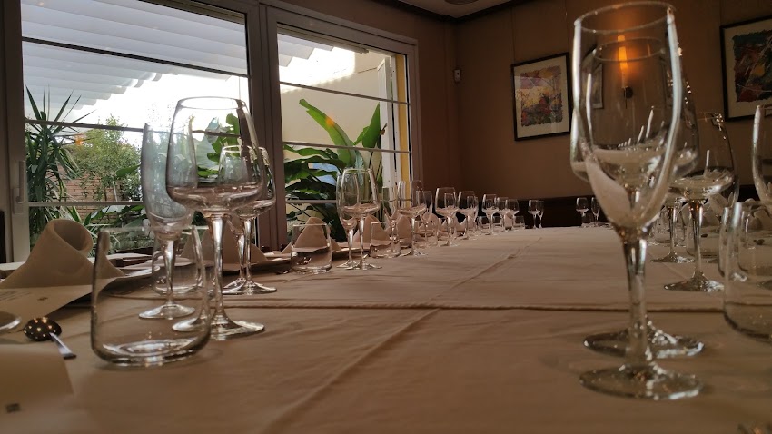 B L A U M A R I Restaurant