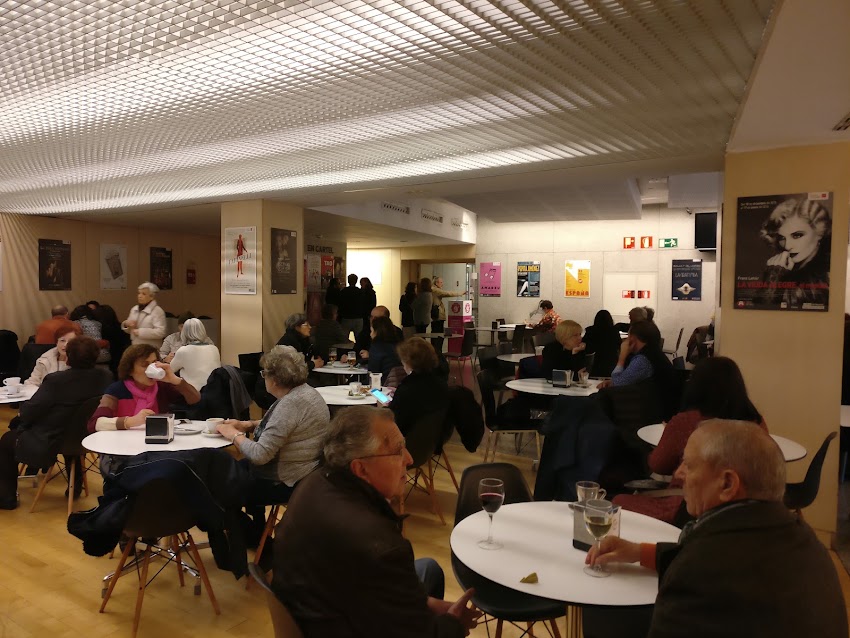 Cafeteria Del Teatro Canal