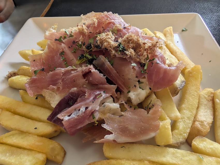 Restaurante y Espacio para Eventos Dos Ruedas Carrús.