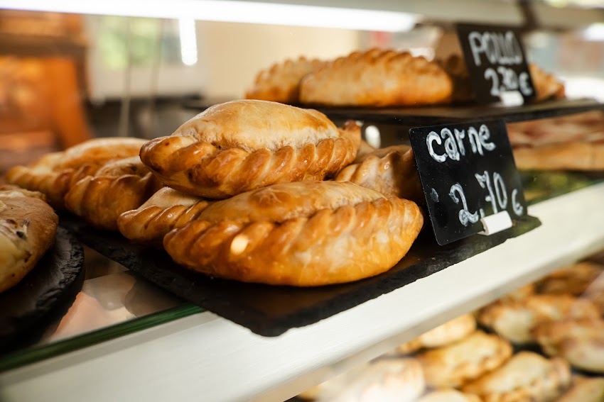 Fiorella Cakes – Pastelería & Cafetería