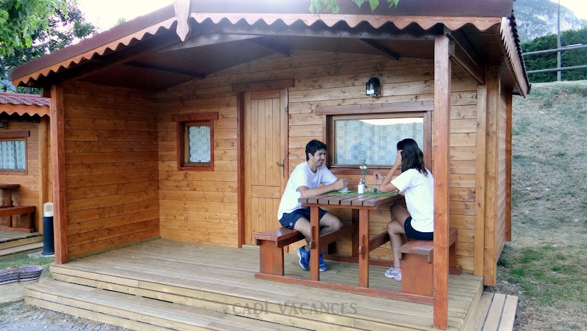Cadí Vacances – Camping Pedraforca Bungalows & Spa