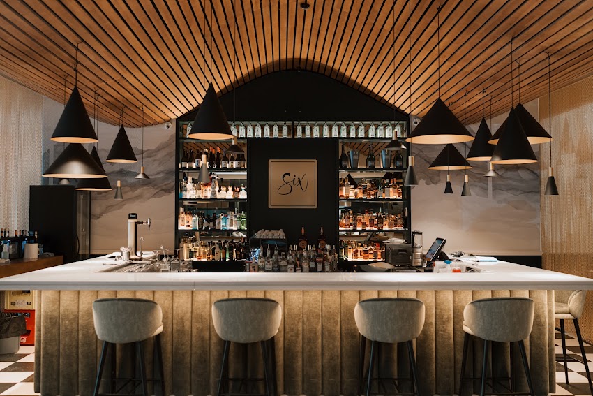 Restaurante SIX