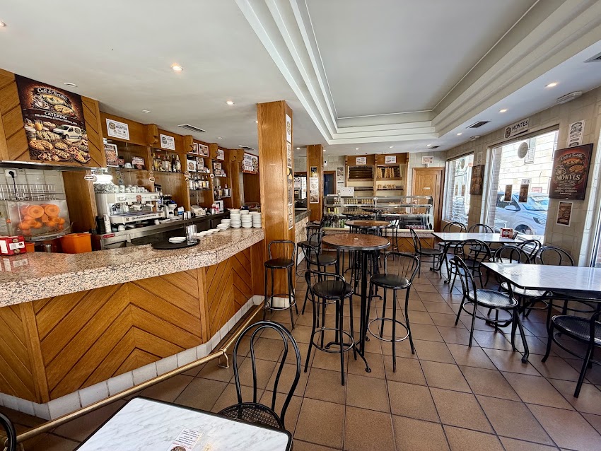 CAFÉ & TORTILLA MONTES