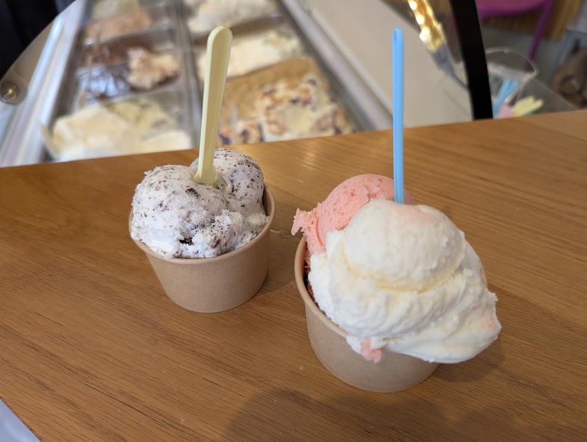 Holy Cow Crepes, Café y Gelato
