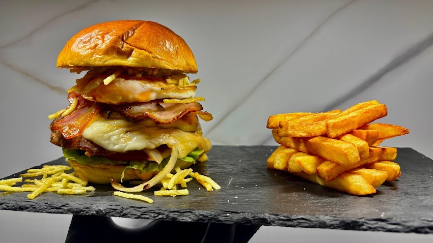 LATINOS BURGER