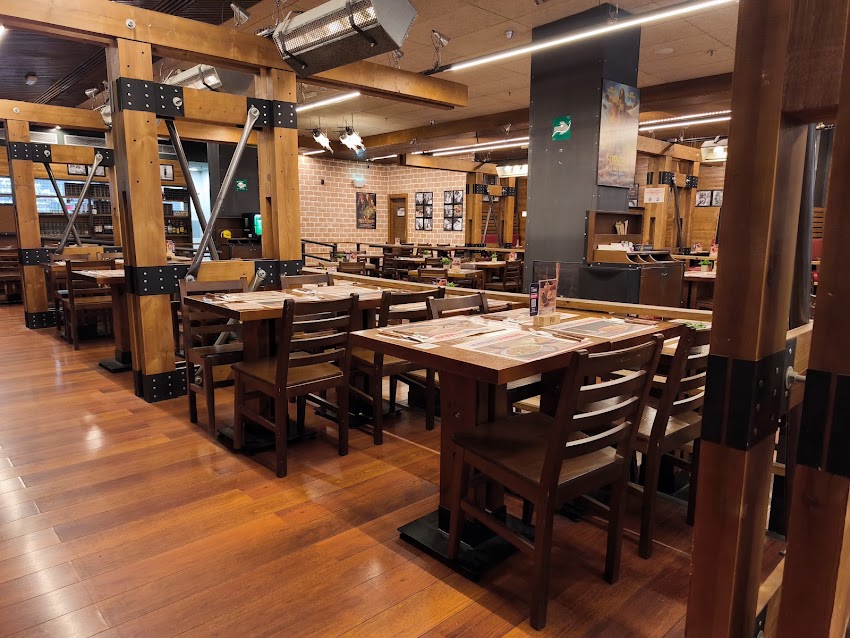 Foster’s Hollywood