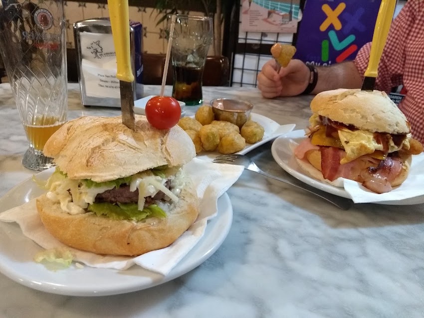 Hamburguesería El Viejo Roble