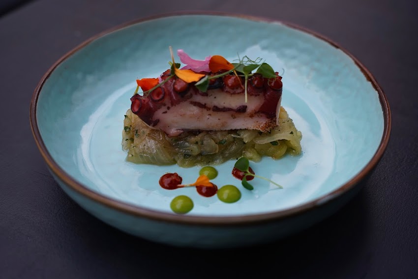 La Tana, Restaurante