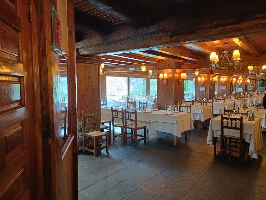 Restaurante Hotel os de civis