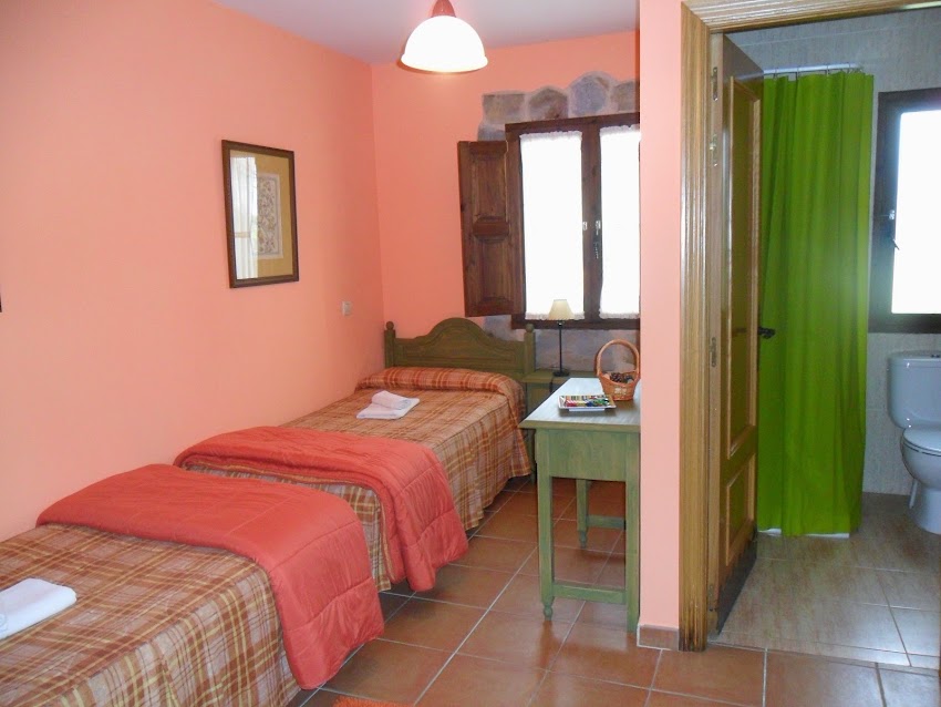 POSADA EL TESIN (HOSTAL Y BAR)